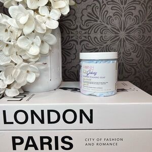 AMINNAH Galaxy Whipped Foaming Soap – Light Blue